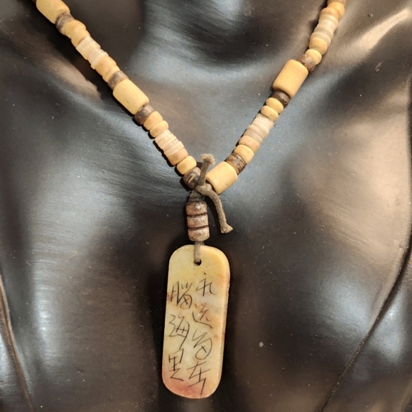 Vintage Jade " A Warm Heart Travels Thousands Miles Chinese Inscription Necklace - Picture 1 of 6